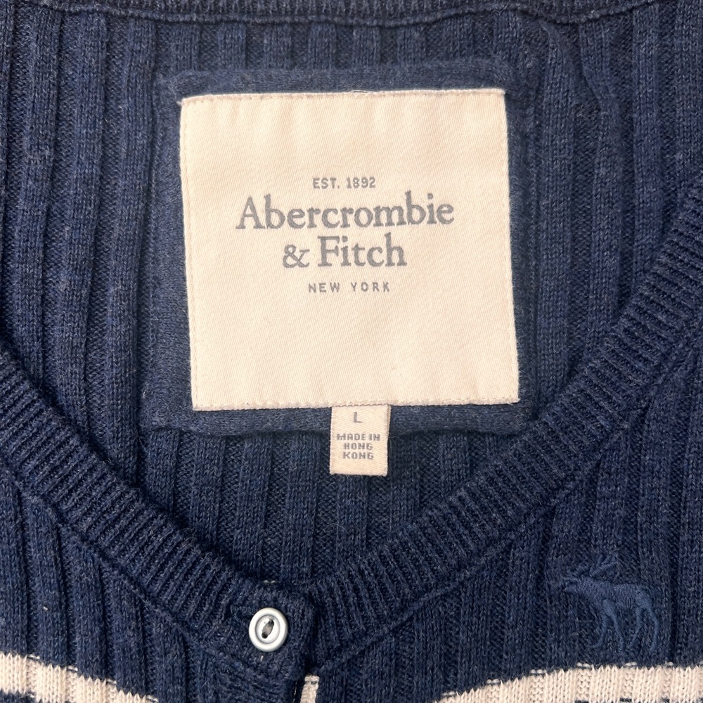 Abercrombie & Fitch Blue and White Striped Cardigan - Picture 4 of 4